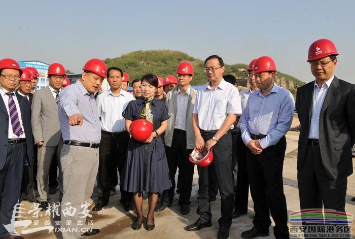 家庭月总收入_科工贸总收入(2)