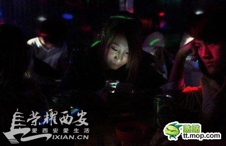 富士康工厂附近娱乐场所厂妹的辛酸-朝<em>闻</em>天