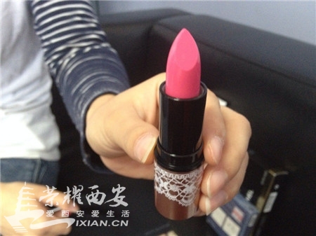 <em>姐妹</em>淘<em>十一香港</em>帮我带的化妆品,满满的大收获