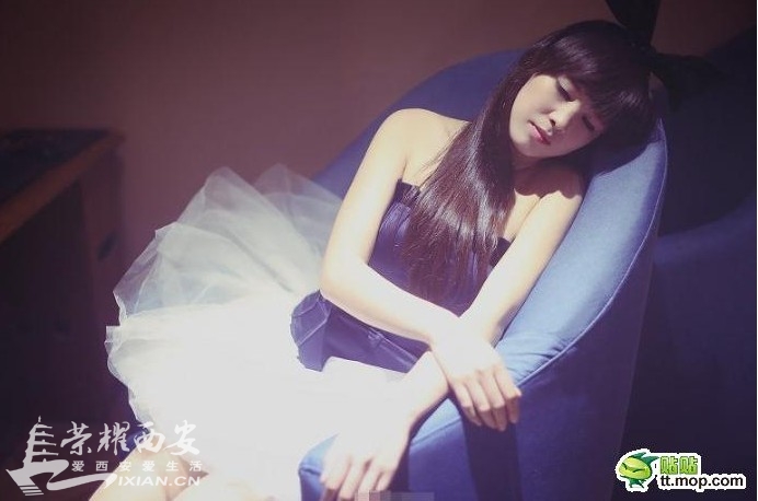 网吧招兔女郎服务玩家 最贵13元每小时 现在