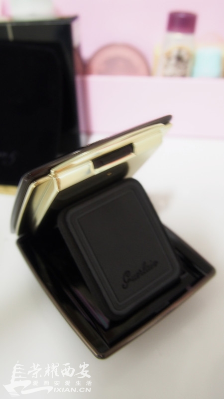 娇兰金钻修颜粉饼+雅诗兰黛凝彩纤长睫毛膏,我