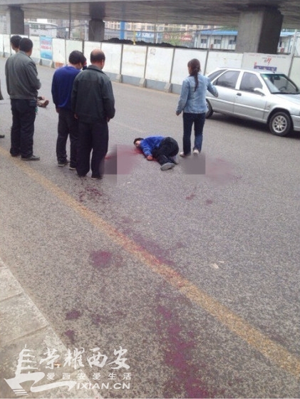 【突发新闻】西安市丈八路发生砍杀事件 一人