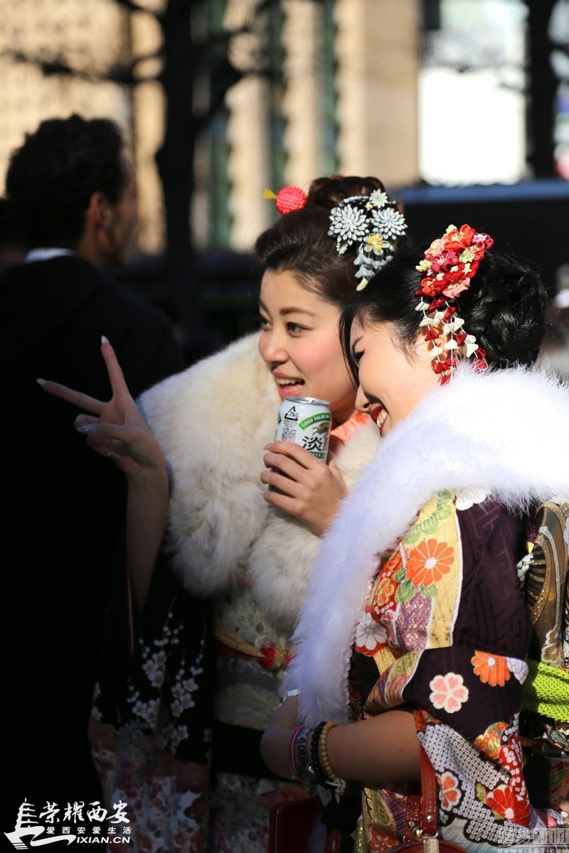 直击日本青年男女庆祝成人礼 妹子们丑得惊人