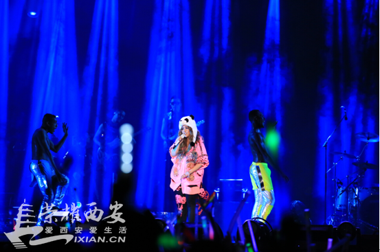 <em>张惠妹蓉城</em>嗨唱40首歌,距离西安<em>演唱会</em>仅剩19