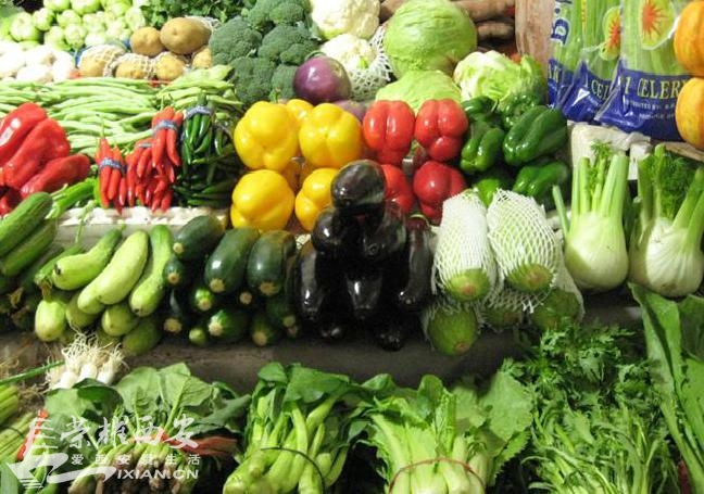 在朋友圈里面说西安月薪低于六千没法活。结果