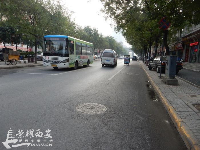 文昌门里柏树林增加了自行车道-西安交通|荣耀