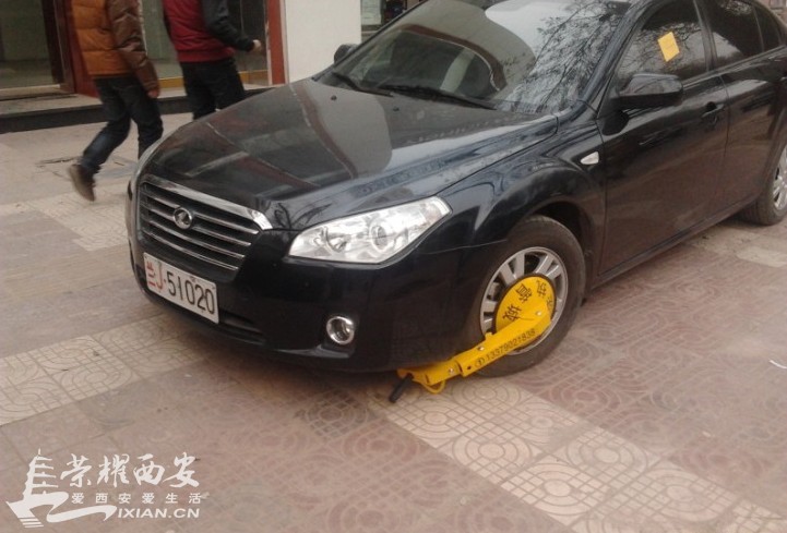 西安城管牛,直接开罚警车与军车 好样的-古城