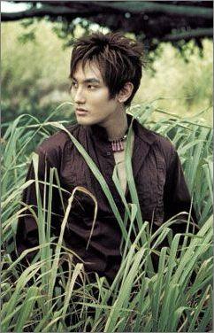 看看男明星用什么护肤品-血拼一族|荣耀西安网