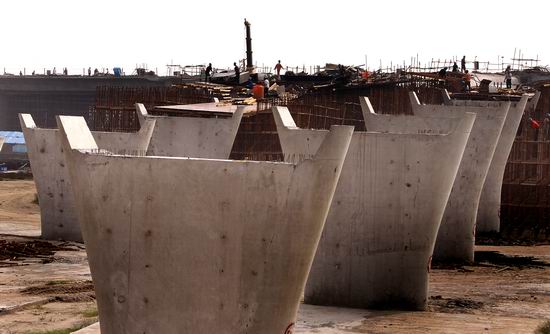 泾渭新区渭河横桥建成后不用10分钟就到西安