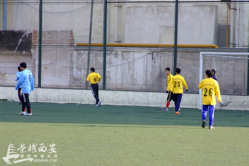 西安城市业余足球联赛之~~友谊赛2(比赛照片)