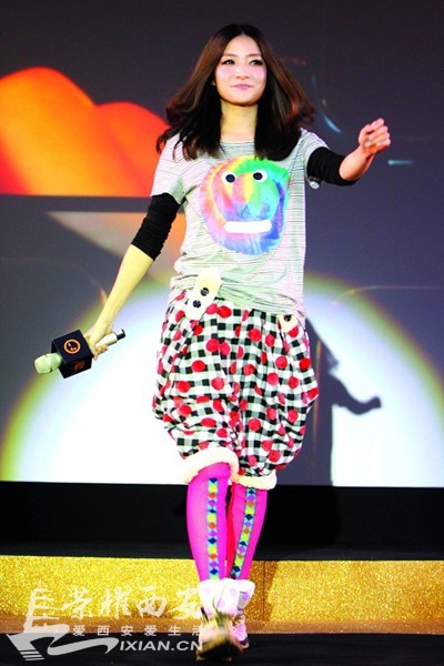 西安iphone女张萱妍走红:我要继续做创意达人